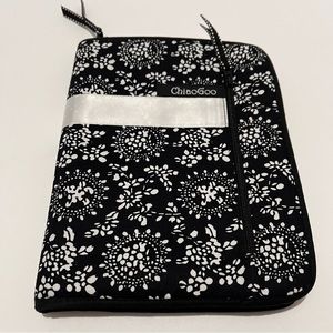 ChiaoGoo knitting needle or crochet holder